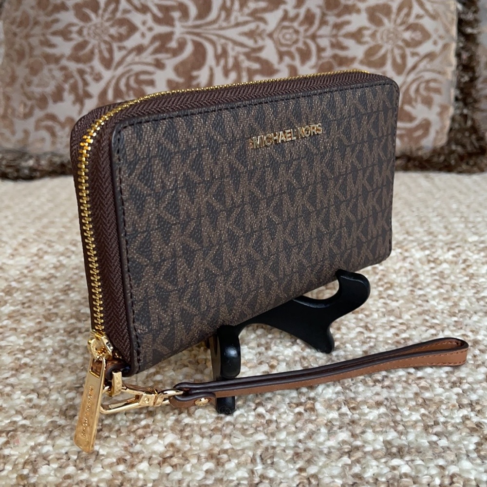 Michael Kors Jet Set Travel LG Flat MF Phone Case - Picture 13 of 16